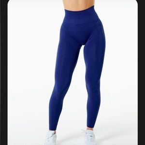 Alphalete Amplify Legging- M in Tuxedo Blue [DAMAGED]